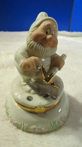 Lenox Treasures Disney Snow White and Seven Dwarfs HAPPY Figure Trinket Box - Picture 1 of 5