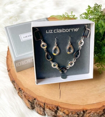 Liz Claiborne Lágrima Círculo Eslabón Plata Hematita Collar Pendiente Caja Set Foto 1 de 3