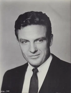 ROBERT STACK - N & B-TBE - 25,5 x 33,5 CM - Picture 1 of 1