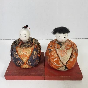 Vtg Japanese Kimekomi baby dolls wood stand (GOOD SHAPE FOR AGE!) - Picture 1 of 10