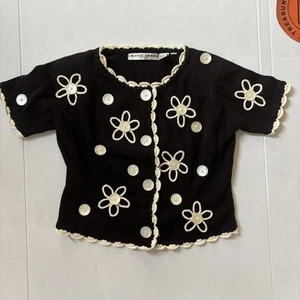 Michael Simon Gr. Small schwarze Kurzarm Strickjacke Perlen Knopf Blume gehäkelt - Bild 1 von 10