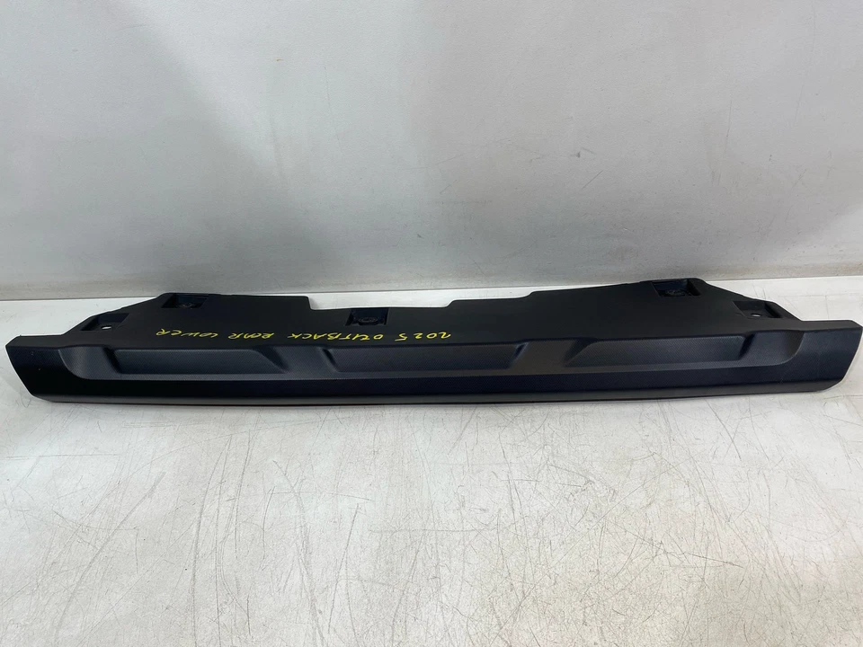 Protector de cubierta de cenefa inferior para parachoques trasero Subaru Outback 2020-2024 OEM Foto 1 de 4