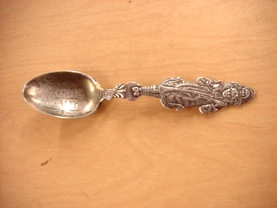 Cuchara de recuerdo vintage Nome Alaska esquimal con niño de plata esterlina tazón grabado Foto 1 de 4