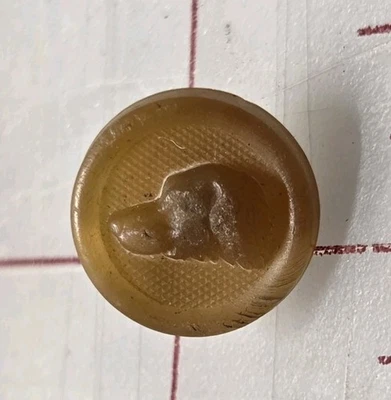 Antigue Carved Animal Horn Dog Sporting Button - Image 1 of 2