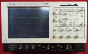 Tektronix TDS7404 -3M-J1-ST-USB 4-Channel Oscilloscope , 4GHz, 20 GS/s - Picture 1 of 3
