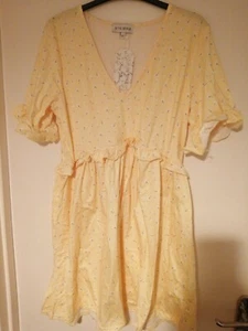 In The Style Stacey Soloman Lemon Ditsy Floral Print Ruffle Day Dress TALL Size - Picture 1 of 6