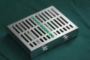 Hu-Friedy IMS Signature Series Cassette Kassette ½ DIN für 10 Instrumente Grün - Picture 1 of 1