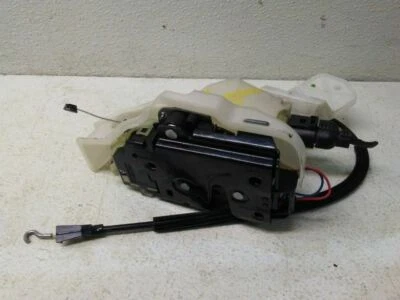 Защелка задней двери с электроприводом для универсала Volkswagen Jetta 2013 года выпуска - Изображение 1 из 4