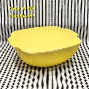Vtg. Hostess Bowl, Yellow (Square Casserole) 1½qt. - PYREX Ovenware (c. 1956-62) - Picture 1 of 19