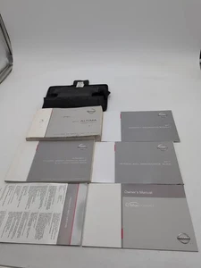 2011 Nissan Altima Owners Manual 11 Original Set - Picture 1 of 3