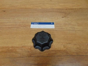Radiator Plastic Cap Genuine Mercedes Truck - A0005015615 - Picture 1 of 1