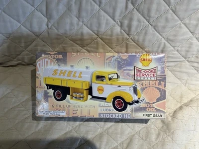 First Gear 19-2821 1:32 Die Cast 1937 Shell Oil Chevy Tanker Truck SHIPS FREE - Image 1 of 4