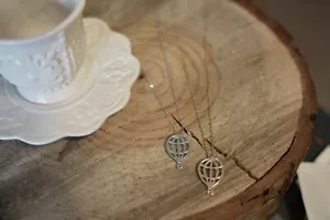Collana mongolfiera oro ciondolo semplice festival spedizione veloce - Foto 1 di 1