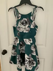 Juniors Girls Speechless Green Floral Dress Size 1 NWOT New Without Tags Roses - Picture 1 of 5