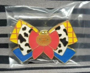 Pin de arco caja ciega Disney/Pixar Loungefly - Jessie - Imagen 1 de 3