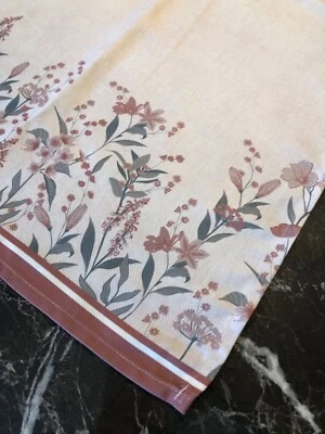 Mantel rectangular 18 x 59 (ınches) terciopelo corredor patrón floral Foto 1 de 4