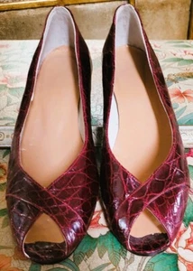 Vintage 1980s Handmade Woman Genuine Crocodile shoes size 6 1/2 US in Maroon Red - Picture 1 of 6