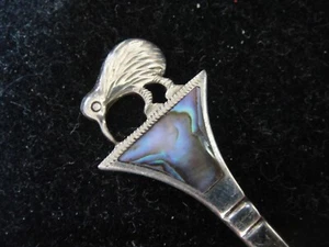 CUCHARA DE PLATA ESTERLINA DE COLECCIÓN CON INCRUSTACIÓN DE CARCASA PAUI DE NUEVA ZELANDA - 1966 - Imagen 1 de 4