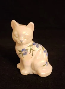Vintage Fenton Pearl White Iridescent Kitty Cat Figurine HP Blue Flowers Signed - Picture 1 of 7