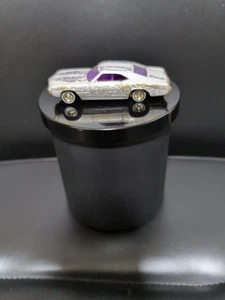 1:64 Hot Wheels Limited Edition 1969 69 Buick Riviera Lowrider White DISPLAYONLY - Picture 1 of 5