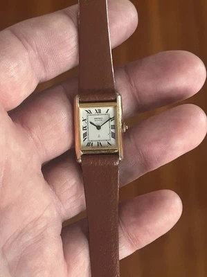 😍 ГОТОВ К НОСКЕ! Изящный Neo винтажный 1980-х SEIKO римский циферблат кварцевые часы бак - Изображение 1 из 4