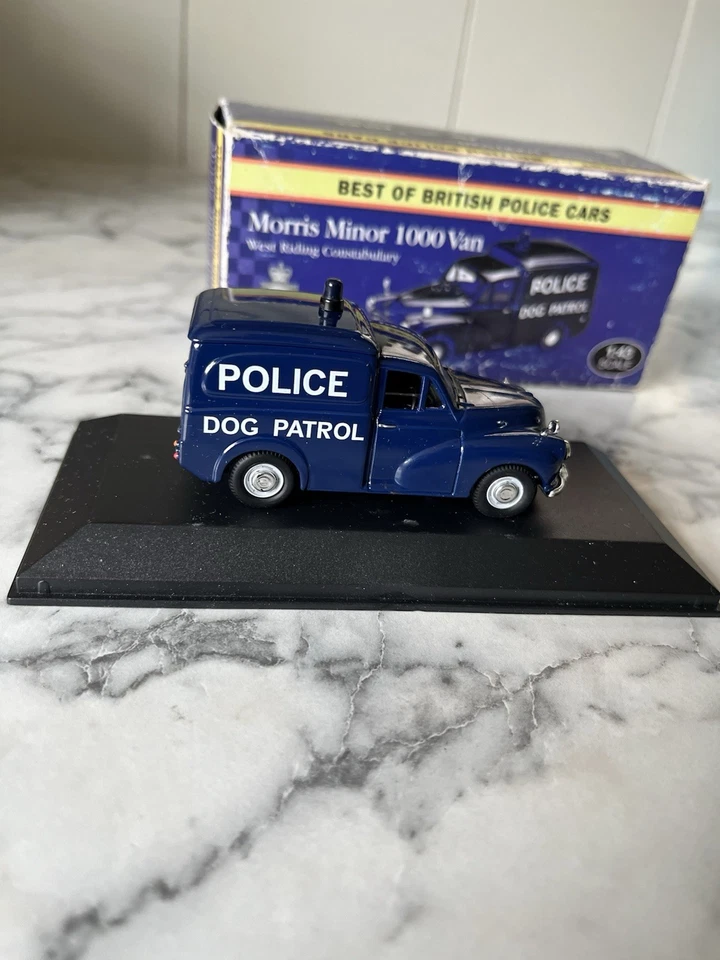 Morris Minor 1000 Model Van 1.43 Scale Police Dog Patrol - Image 1 of 4