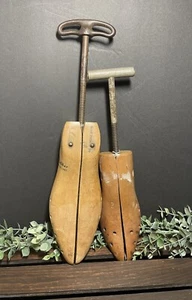Vintage Shoe Stretcher Belcher Wood & Medium Unbranded Shoe Stretcher - Set Of 2 - Picture 1 of 11