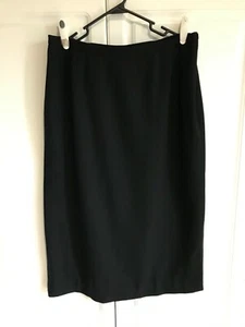 Falda Elisabeth para mujer de segunda mano talla 18 pequeña negra hasta la rodilla  - Imagen 1 de 6