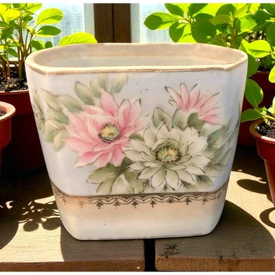 Jarrón floral antiguo nipón pintado a mano - flores de loto, dorado, anterior a 1921 usado en excelente estado Foto 1 de 4