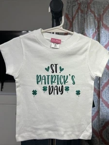 Individueller "süßester Kleeblatt im Patch" Body St Patricks Day Pullover - NEU - Bild 1 von 3