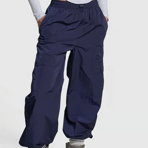 Victoria's Secret Rosa XL Azul Paracaídas Carga Pantalones Bolsillos Ajustables Nuevo - Imagen 1 de 7