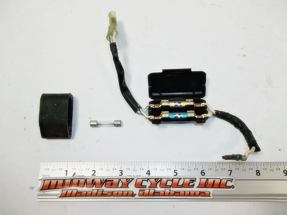 KAWASAKI 85 - 95 KE100 INLINE FUSE PANEL BOX 26004-1010 KE 100 73 MILES jh - Image 1 of 4