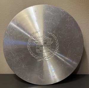 1996 1997 1998 1999 CADILLAC DEVILLE OEM CENTER HUB CAP 9593128 Small Emblem - Picture 1 of 6