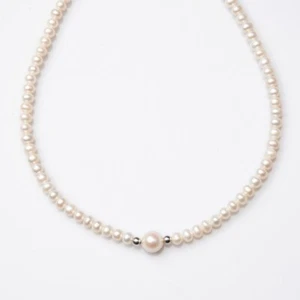 Collana girocollo filo di perle naturali perla centrale e sfere oro bianco 18 kt - Bild 1 von 1