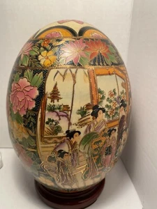 Large Vintage Satsuma Egg Table Ornament Flowers Traditional Figures - Picture 1 of 4