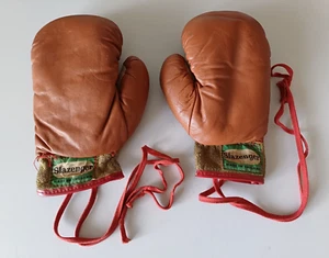A pair of 1940s tan leather junior Slazenger boxing gloves - Picture 1 of 6