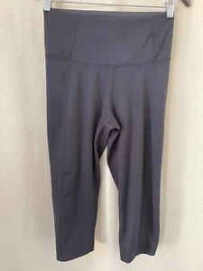 Marika Women's Black Athletic / Workout Capris - Picture 1 of 11