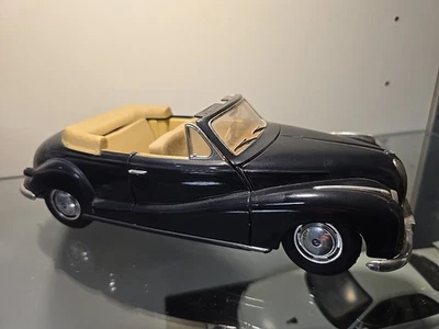 BMW 502 Cabriolet, 1955, schwarz innen beige, 1:18, Maisto, Version 1 - Bild 1 von 3