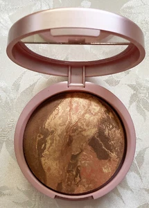 LAURA GELLER Balance n Brighten Foundation - 9g Color: Deep - Rose Gold Case - Picture 1 of 2