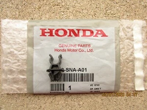 FITS: 16 - 20 HONDA CIVIC HOOD SUPPORT ROD HOLDER CLAMP RETAINER CLIP OEM NEW - Picture 1 of 3