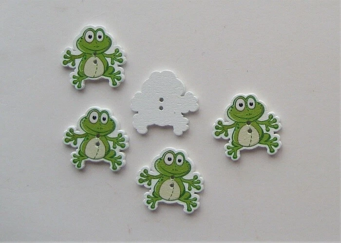 CRAFT-SEWING/KNITTING "New Stock" 5 x 30x28mm Green Wooden Frogs 2 Hole Buttons - Image 1 of 1