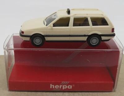 Micro Herpa Ho 1/87 Vw Volkswagen Passat Gl Variant Taxi Crema #4131 In Scatola - Immagine 1 di 4