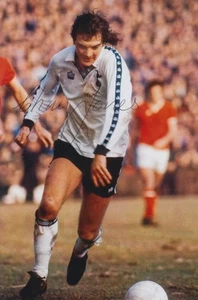 TOTTENHAM HOTSPUR HAND SIGNED CHRIS JONES 6X4 PHOTO 14. - Picture 1 of 1