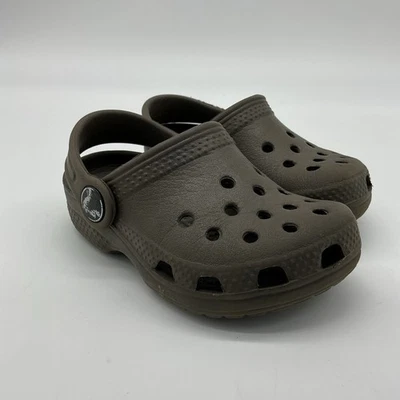 Zapatos Sandalia Crocs Clásicos Infantiles Pequeños Talla 4 C 5 Azul Sin Cordones Cómodos Marrón Foto 1 de 4