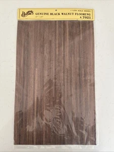 Houseworks Puppenhaus Miniatur dunkler Nussbaum selbstklebender Bodenbelag Blatt, 11" x 17" - Bild 1 von 6