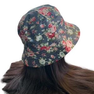 Boutique Artesanal Coqueto Femenino Floral Sombrero Cubo OSFM Verde azulado con rosas - Imagen 1 de 6