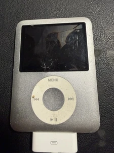 Apple iPod Nano 3. Generation SILBER 4GB DEFEKT - Bild 1 von 4