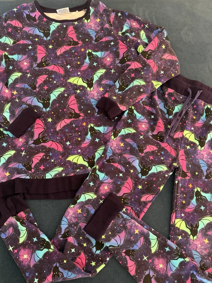 Bums And Roses Bat Attitude Halloween Bamboo Jogger Set Unisex 9-10 Rainbow Star - Image 1 of 3