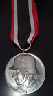 Deutsches Reich " Soldat mit Helm" Medaille am Band