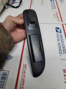2000 2001 2002 2003 2004 2005 BUICK LESABRE RIGHT REAR WINDOW SWITCH - Picture 1 of 3